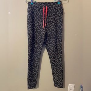 Sarah’s Day White Fox Boutique leggings! NWT. SEE PAGE FOR MATCHING SET. size m